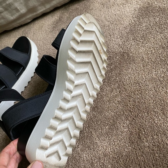 Sandals - Picture 3 of 3